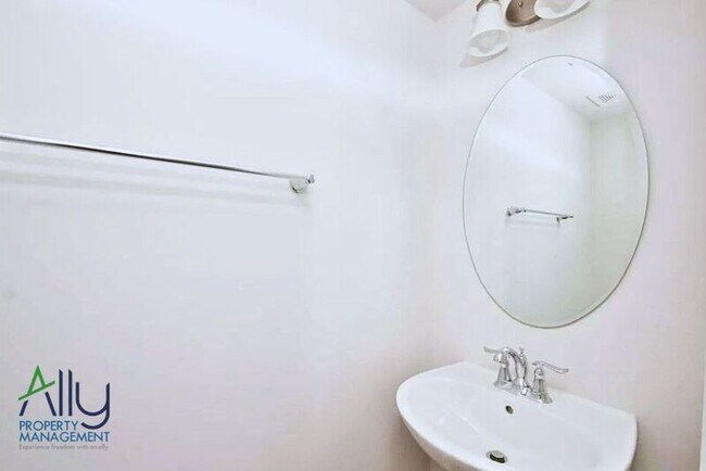 Building Photo - 2424 Pocoson Wood Ct