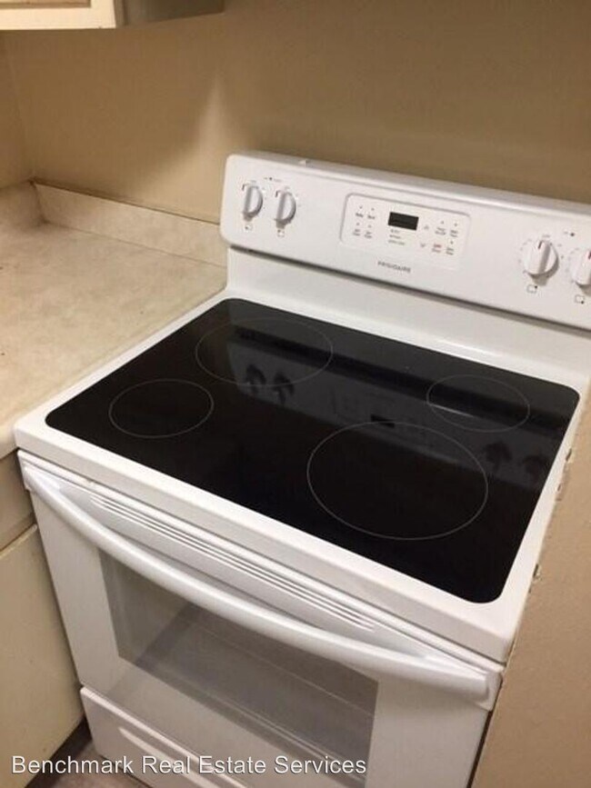 Building Photo - 1 br, 1 bath Apartment - 2303 Columbia Ct.