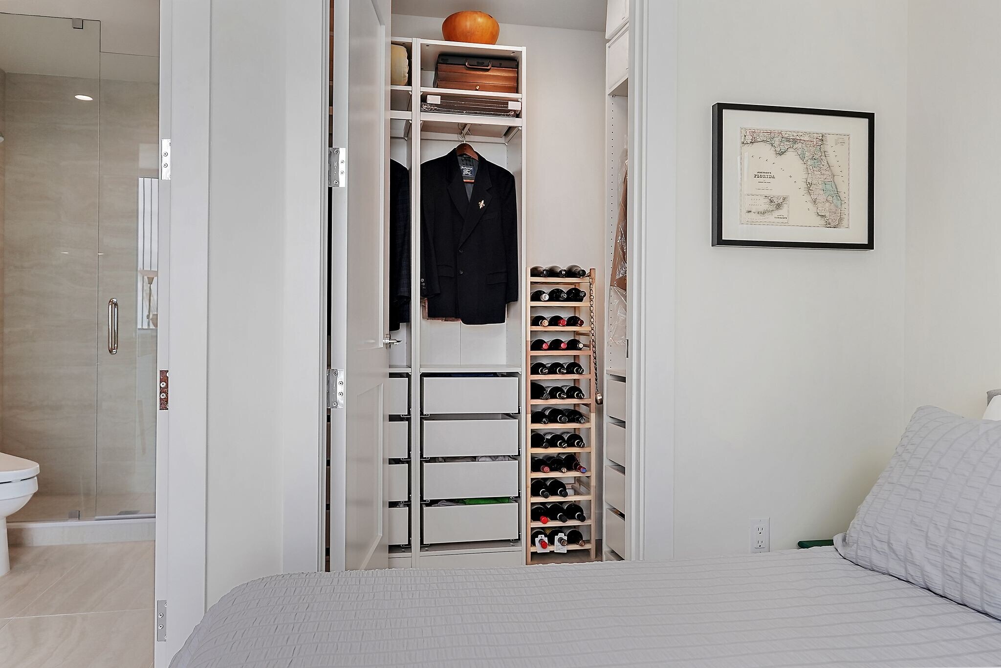 Building Photo - 301 1st St S