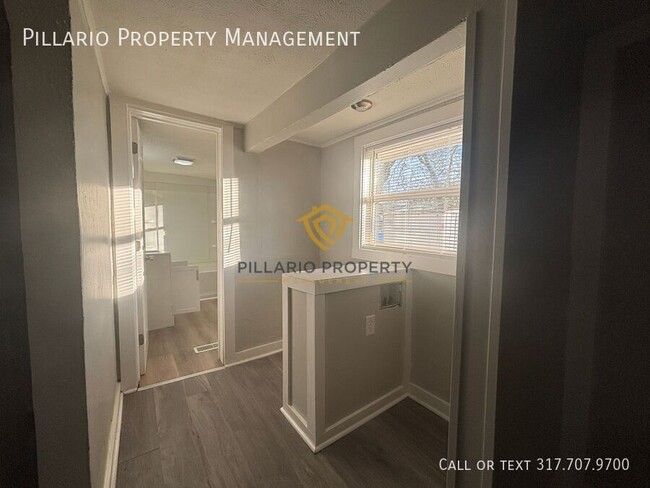 Building Photo - 555 S Harris Ave