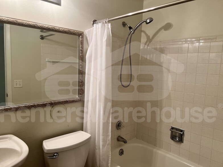 Building Photo - 1470 Pine Row Ct