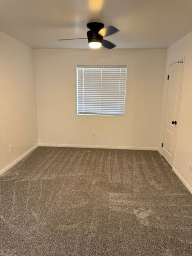 Building Photo - 3126 Silverlake Dr