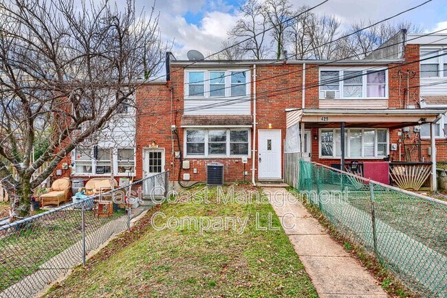 Building Photo - 431 Caledonia Ave