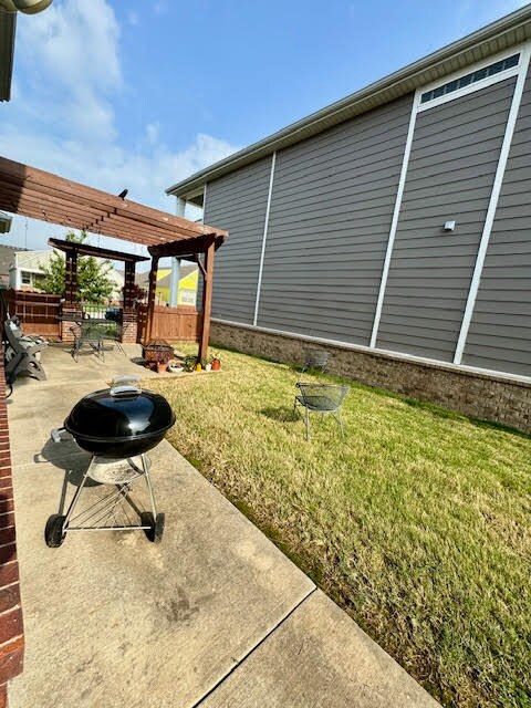 Building Photo - 592 N Longfellow Ln