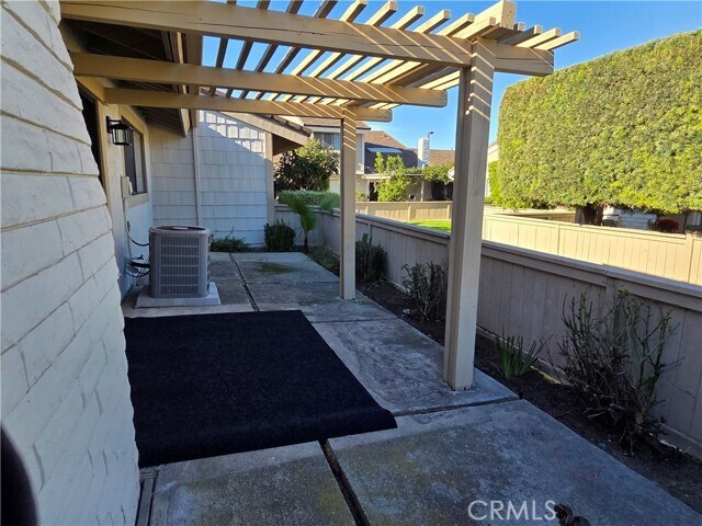 Building Photo - 24 Wetstone