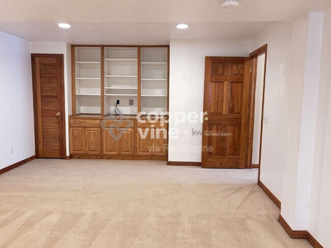 Building Photo - 1197 Clubhouse Dr