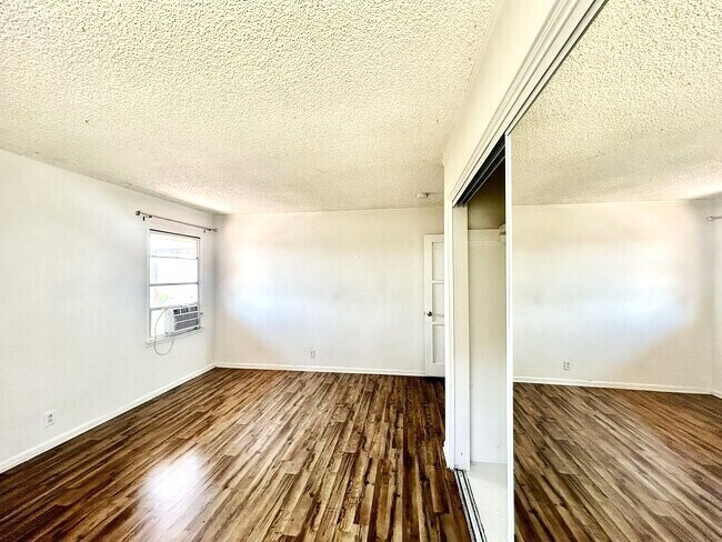 Building Photo - 4524 W 64th St