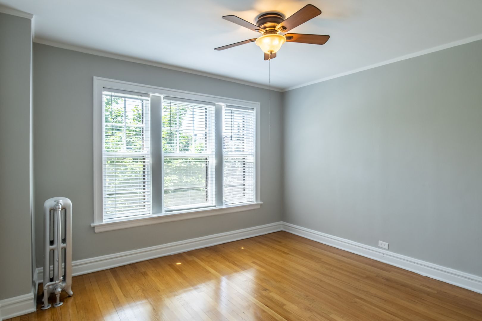 Building Photo - 6226 N Clark St