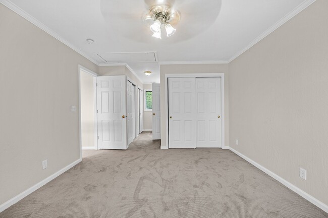 Building Photo - Stunning San Carlos 5 bedroom 4 bathroom House Available now