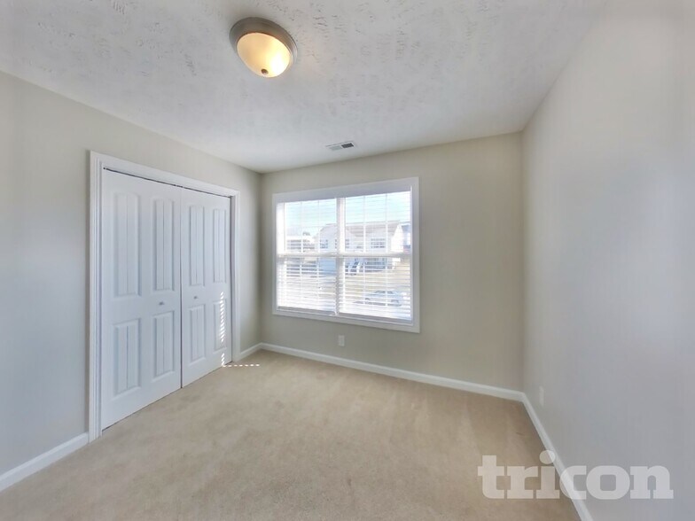 Building Photo - 1457 Mutual Dr