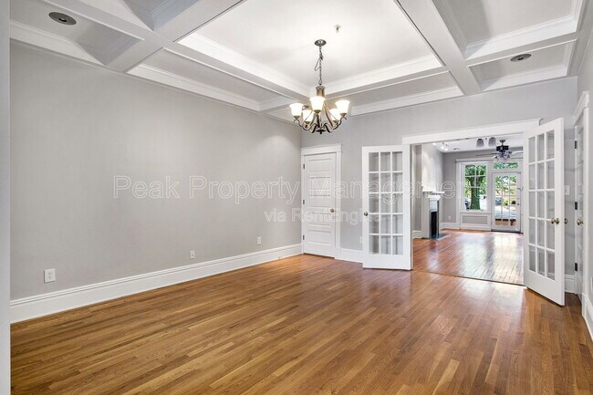 Building Photo - 2806 Monument Ave