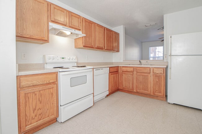 Building Photo - 299-A4 Raleigh Dr