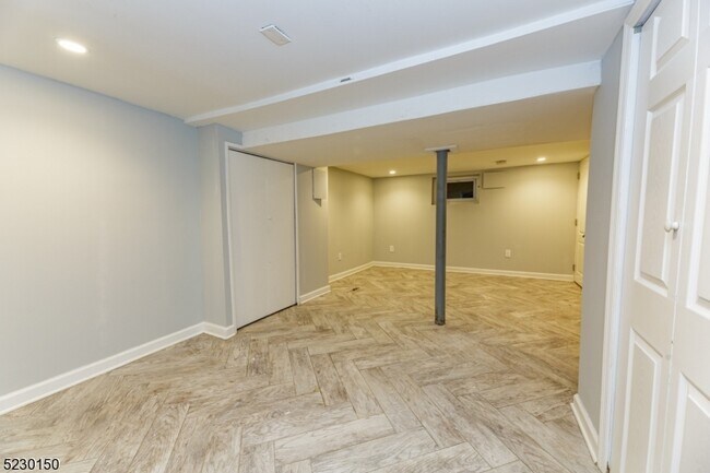 Building Photo - 58 Pillot Pl