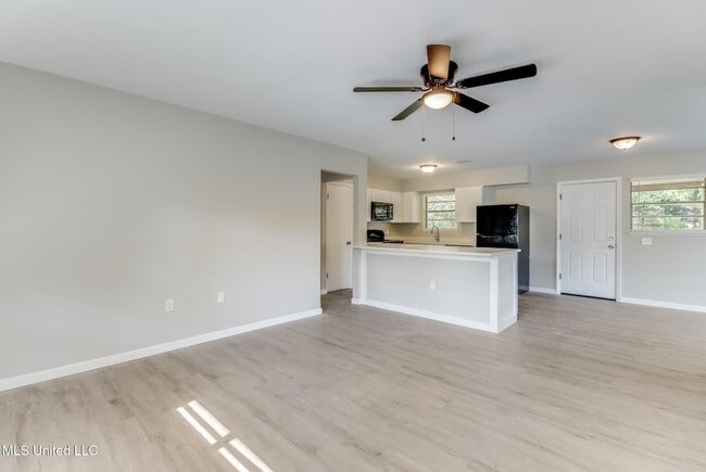 Building Photo - 1003 Wilson Dr