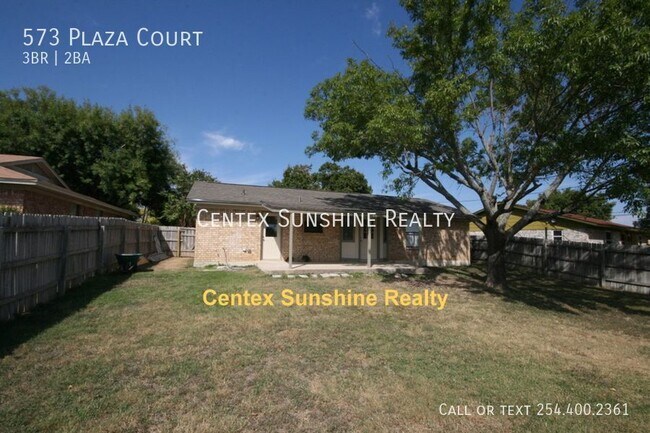 Building Photo - 573 Plaza Ct