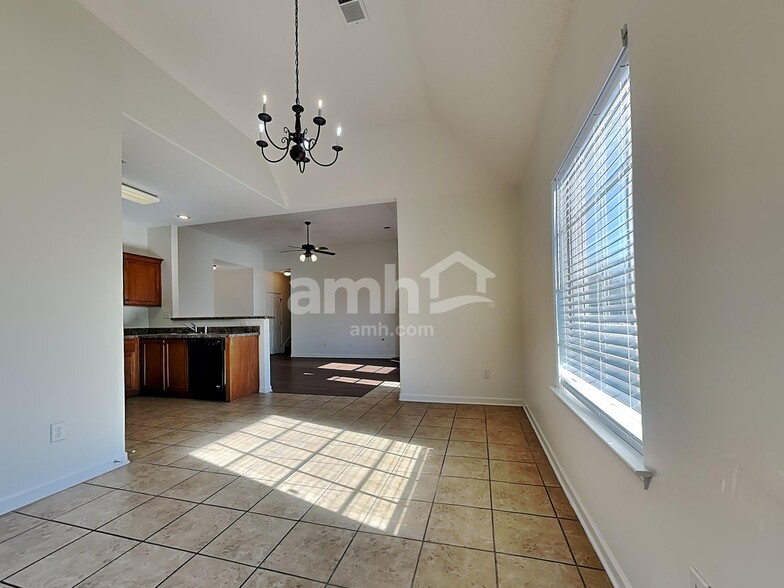 Building Photo - 10361 Cooper Ridge Cv