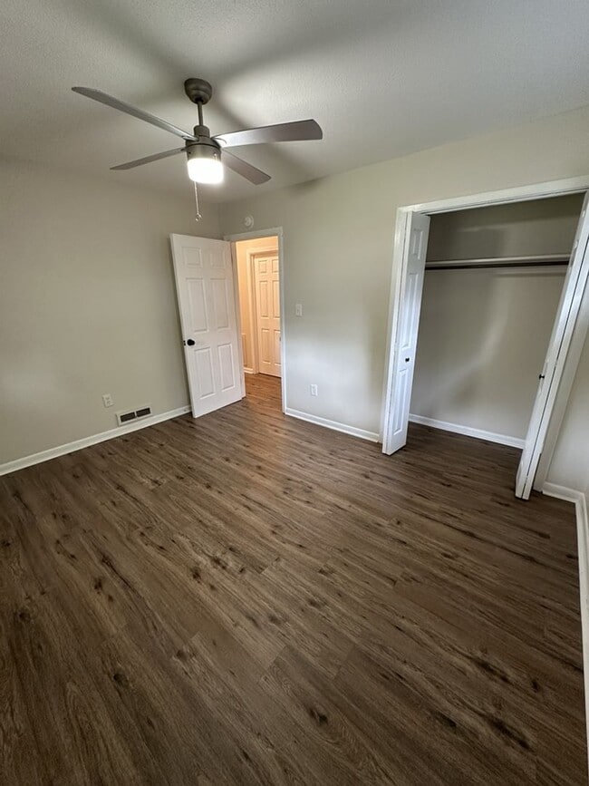 Building Photo - Charming Pet-Friendly 2BR Home with Off-Street Parking in Chattanooga