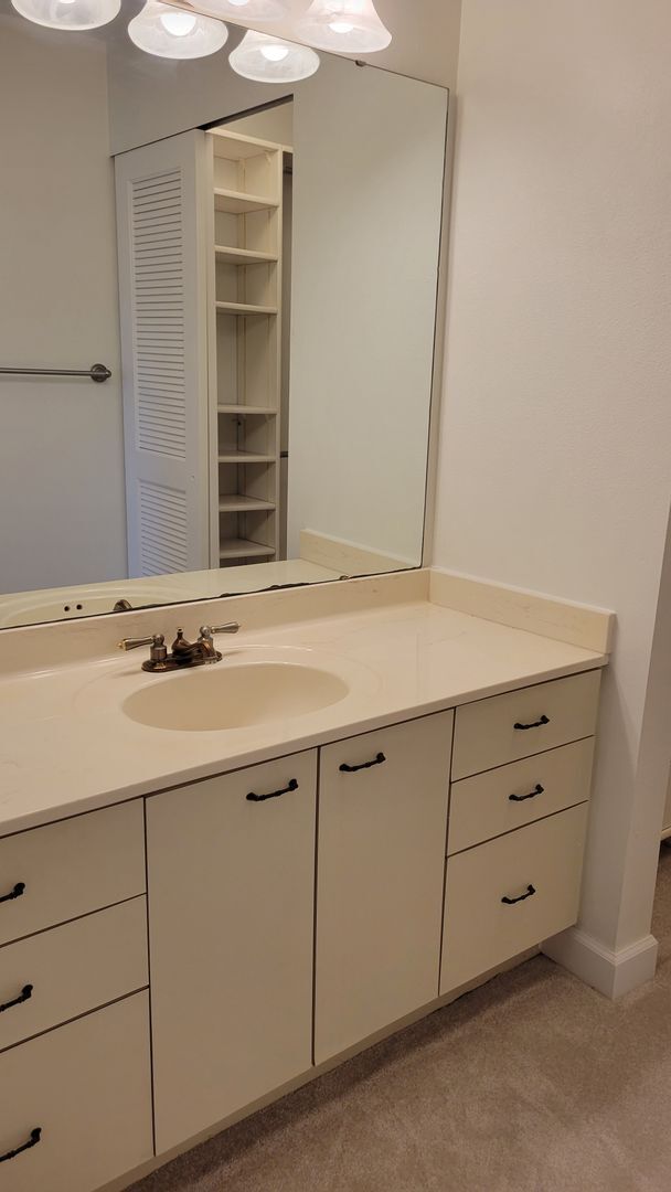 Building Photo - Annual unfurnished  renovated 2/2 villa in...