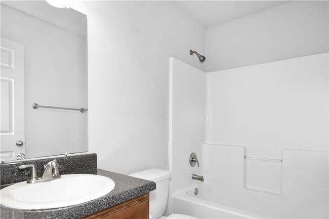 Building Photo - Great home near Bentonville West