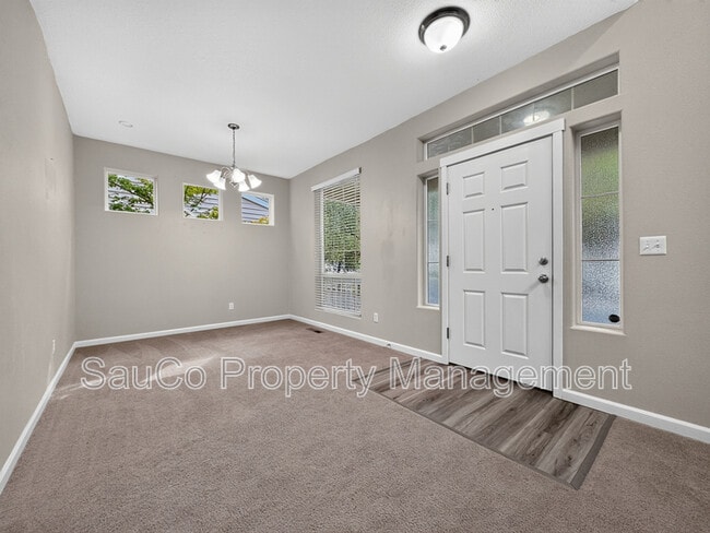 Building Photo - 5605 NE Caddis Dr