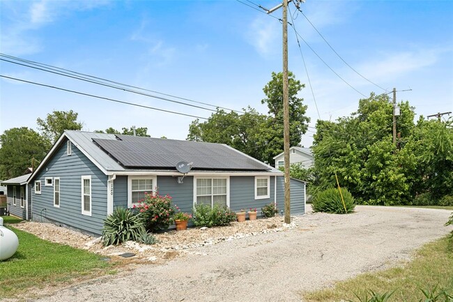 Building Photo - 120 Highland Ln