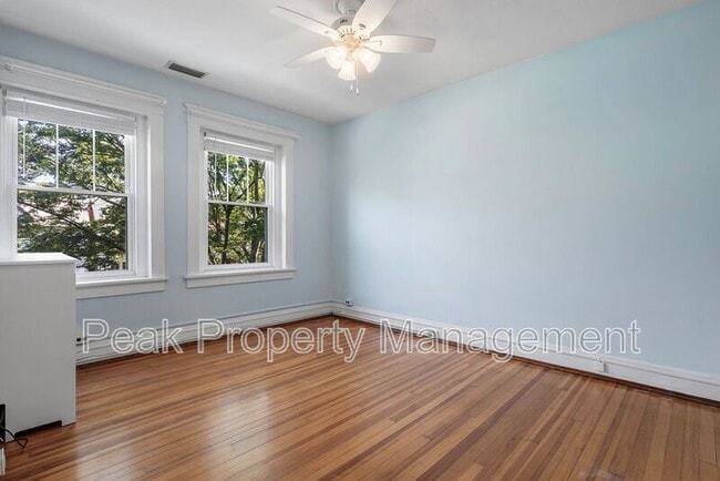 Building Photo - 3307 Grove Ave