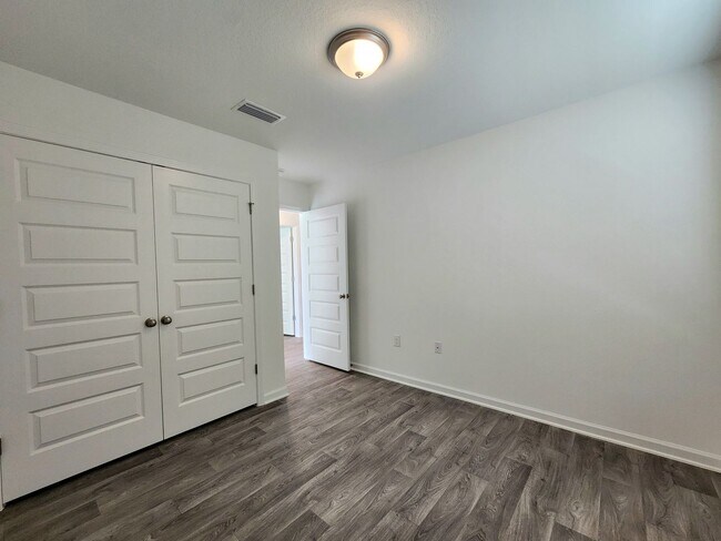 Building Photo - New 3/2 with fenced yard in Foley