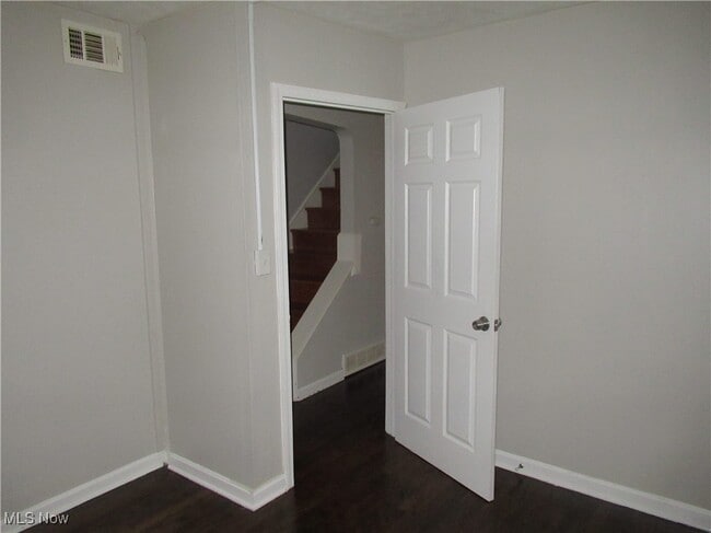 Building Photo - 18712 Parkmount Ave