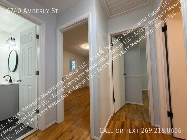 Building Photo - 6740 Amberly St