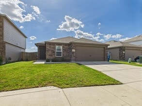 Building Photo - Single Story 4 bedroom