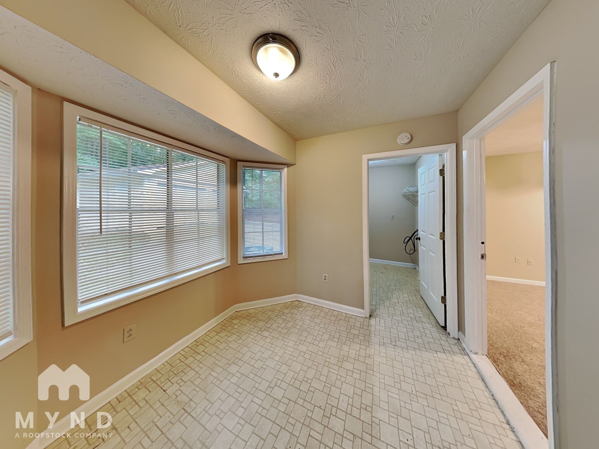 Building Photo - 2971 Meadow Ln