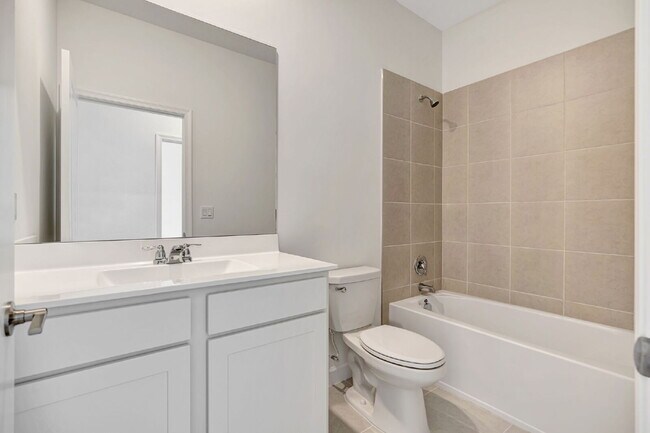 Building Photo - Modern Townhome @ Veranda Landing
