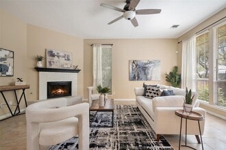 Building Photo - 1502 Azalea Dr