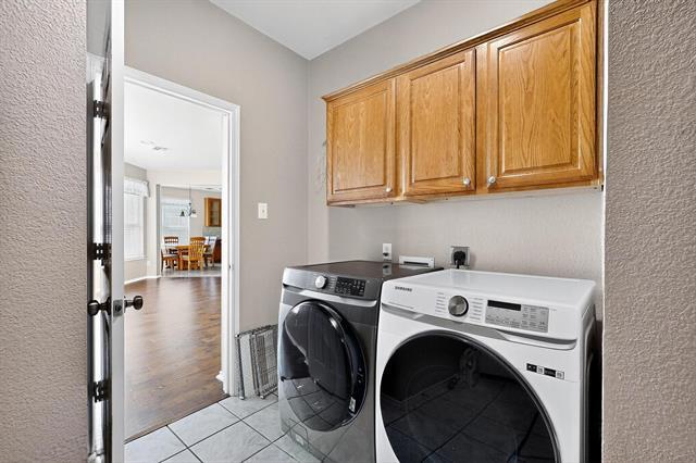 Building Photo - 9408 Daly Dr