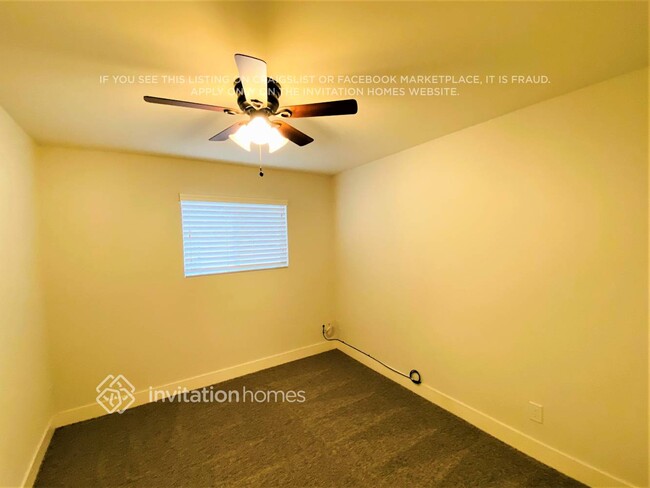 Building Photo - 4800 S Taylor Dr