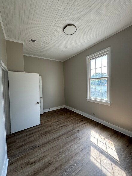 Bedroom 2 - 712 Maryland St
