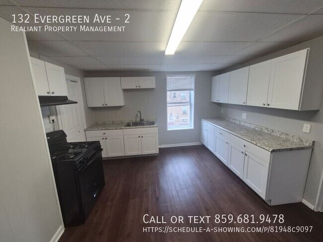 Building Photo - 132 Evergreen Ave