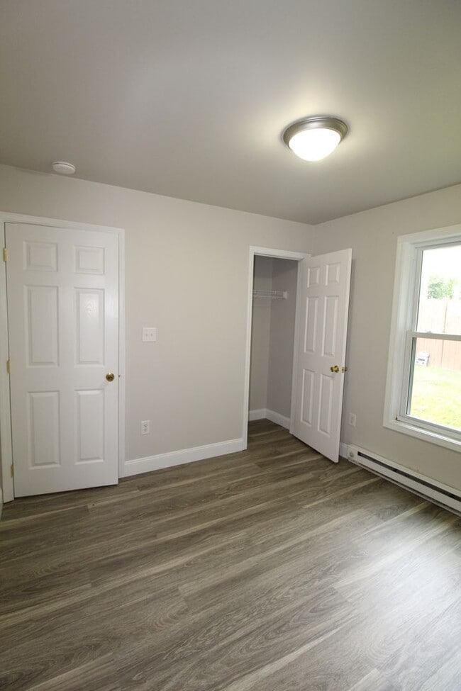 Building Photo - Three bedroom home