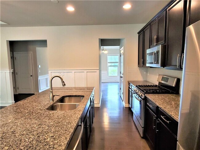 Building Photo - 2465 Matlin Way