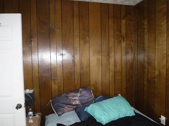 Building Photo - 9 Evergreen Ave