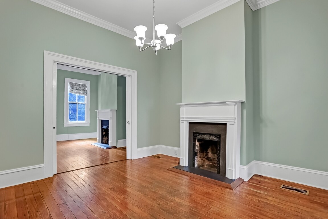 Building Photo - 403 Tattnall St