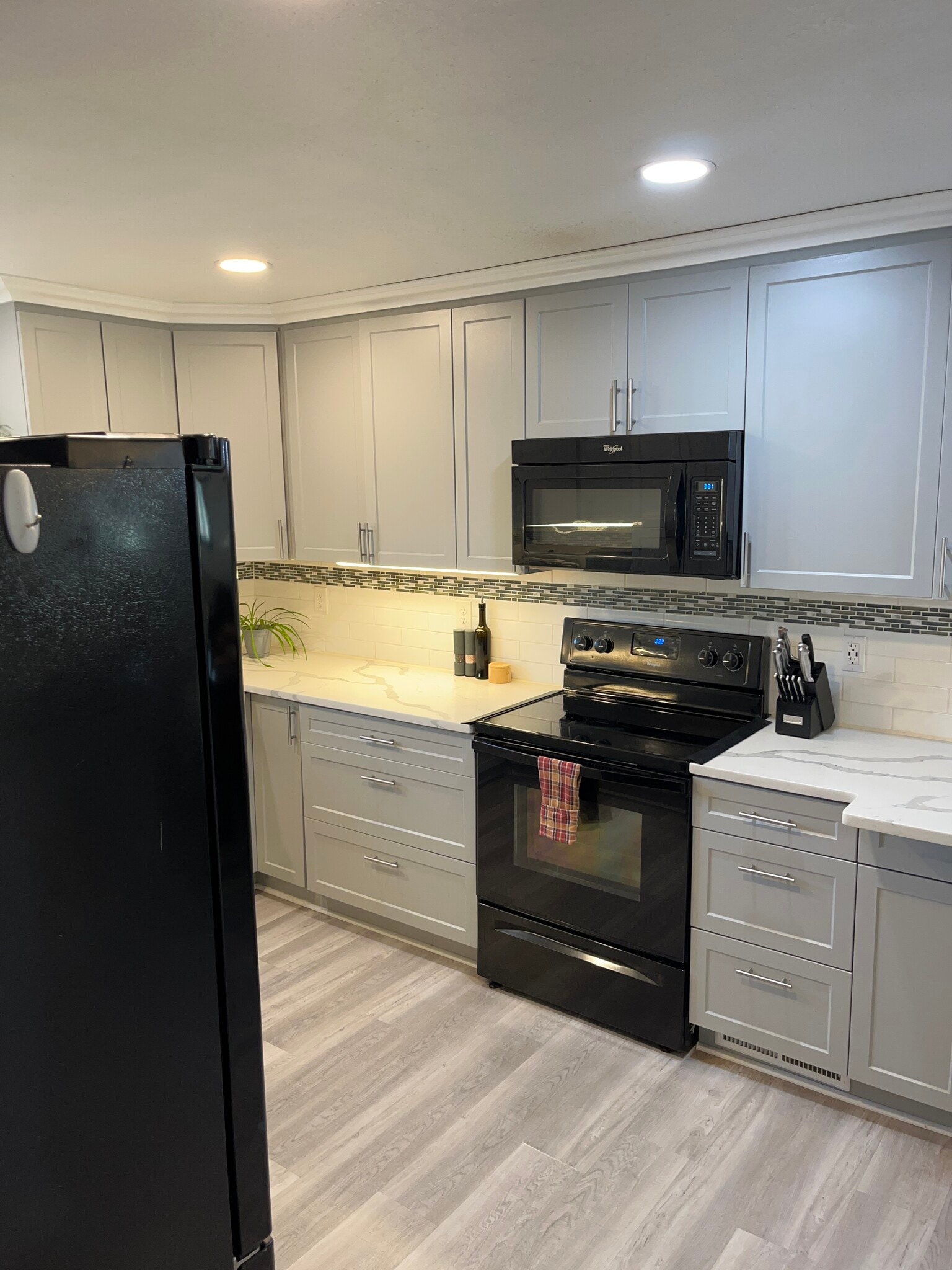 Building Photo - 1180 S Depew St