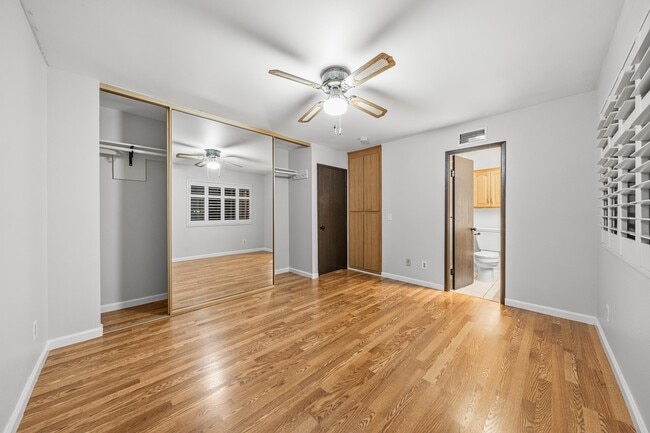 Building Photo - 9816 Costa Lago St