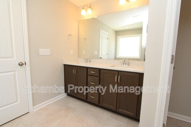 Building Photo - 1043 Myers Point Dr