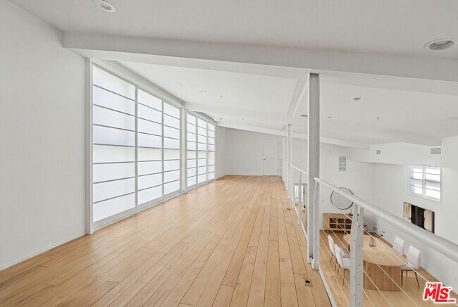 Building Photo - 2100 Abbot Kinney Blvd