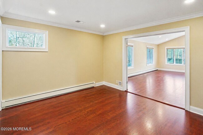 Building Photo - 437 Adamston Rd