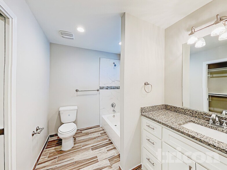 Building Photo - 10628 Lone Pine Ln