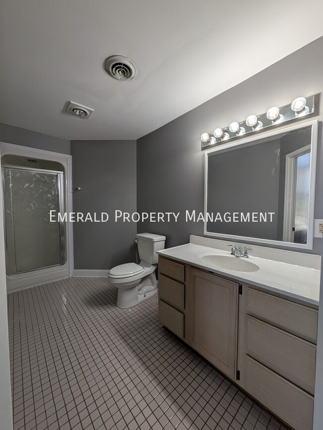 Building Photo - 514 E State St