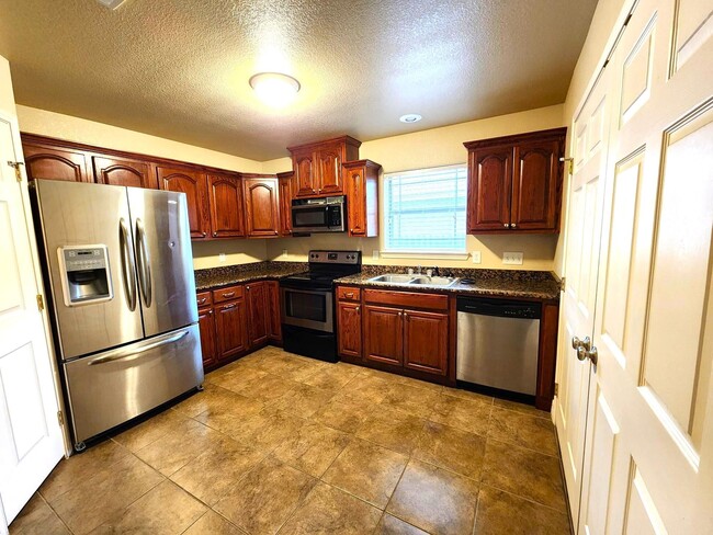 Building Photo - 204 Javier Dr