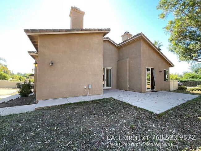 Building Photo - Best Deal in Vista!